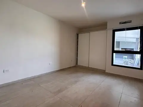 CASA EN  COUNTRY LA ARBOLADA HOLLYWOOD 3 DORMITORIOS