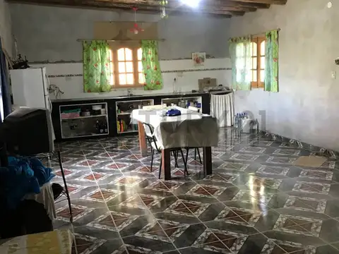 Casa 3 ambientes con 1 baño