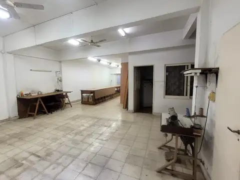 Vivienda con deposito o multifamiliar