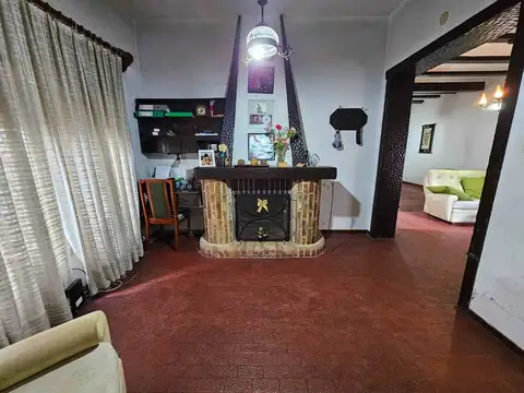 VENTA CASA 5 AMB QUINCHO PILETA LOTE MORENO CREDIT