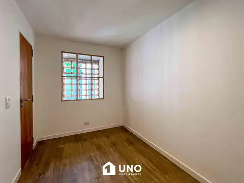 Olivé y Leguizamón - Casa de 2 Dormitorios.