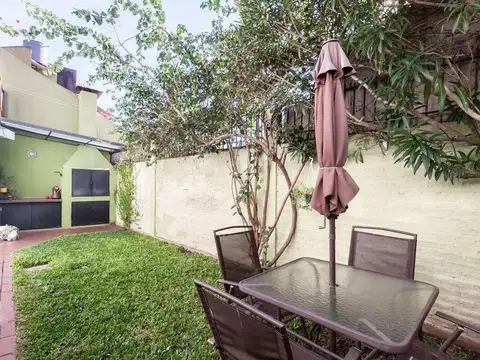CASA 5 AMBIENTES EN VENTA EN ADROGUE APTO CRÉDITO
