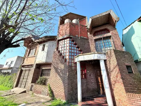 CASA EN 2 PLANTAS