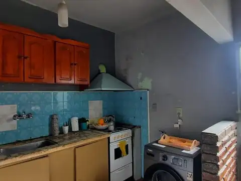 Casa 6 ambientes con 1 baño