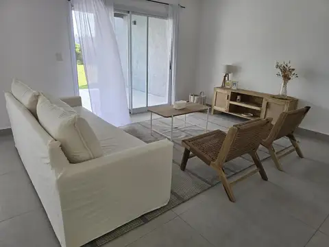 Casa en Venta en Pilar del Este - Santa Guadalupe, USD 210.000