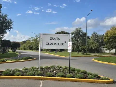 Casa en Venta 4 Ambientes en Santa Guadalupe - Pilar Del Este