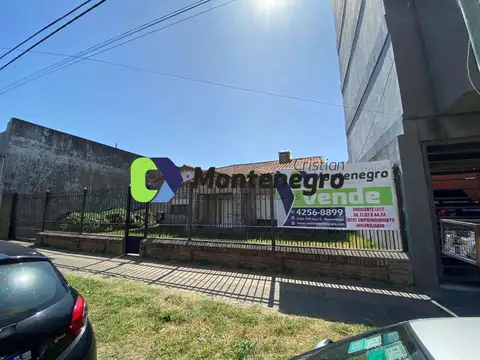 Casa - Venta - Argentina, Berazategui - Calle 142 1454