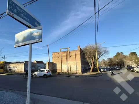 Terreno en venta. céntrico y en esquina. ciudad de centenario, nqn