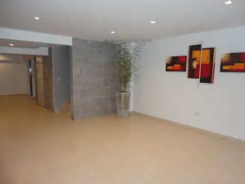 Cochera cubierta en Caseros zona Centro