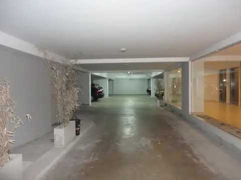 Cochera cubierta en Caseros zona Centro