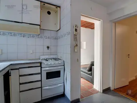 Venta PH 4 ambientes a refaccionar,zona Parque Chas.