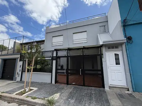 Venta PH 5 ambientes patio jardin cochera Parque Chas