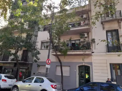 Venta de Departamento  tres ambientes con dependencia