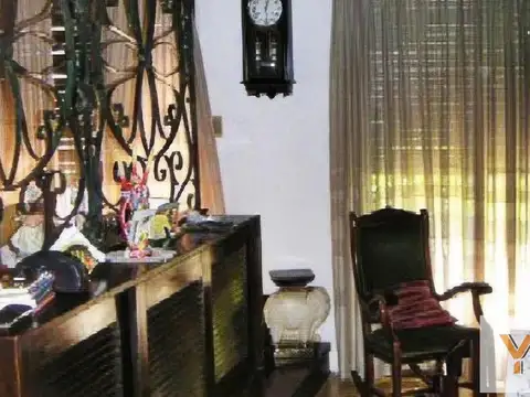 Alvear e/ Ortiz de Ocampo y Guido