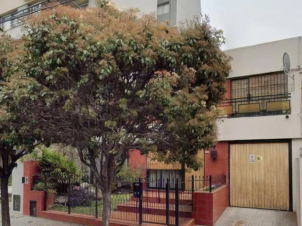 Alvear e/ Ortiz de Ocampo y Guido