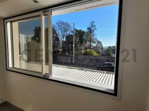 Galpon en Venta 18  mts Frente
