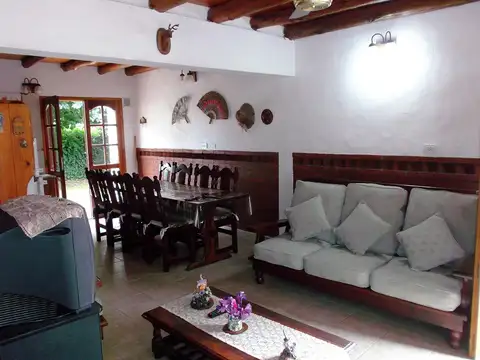 Casa 3 ambientes con 2 baños
