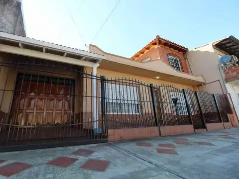 Casa 4 ambientes  con garage
