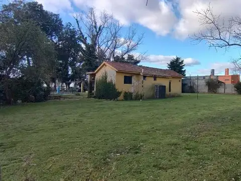 Casa en Venta con 3 cocheras