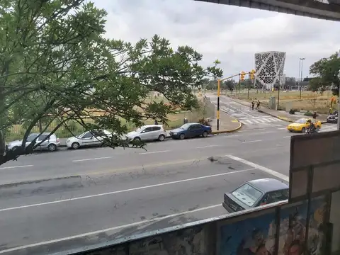 Local 25 de Mayo esq. Bv Guzmán