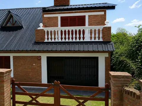 Casa 5 ambientes con 3 baños