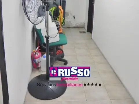 Local en Venta en Villa Luzuriaga, USD 250.000