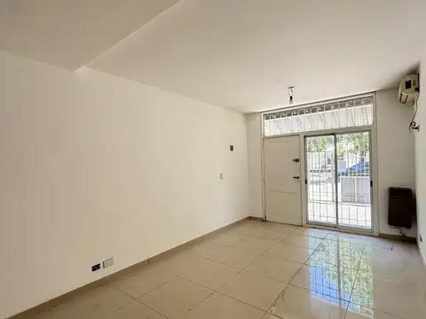 Depto Tipo Casa en Venta en Versalles, USD 189.990