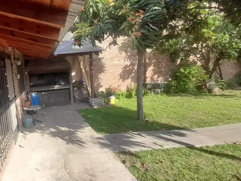 Casa en Venta con 4 cocheras