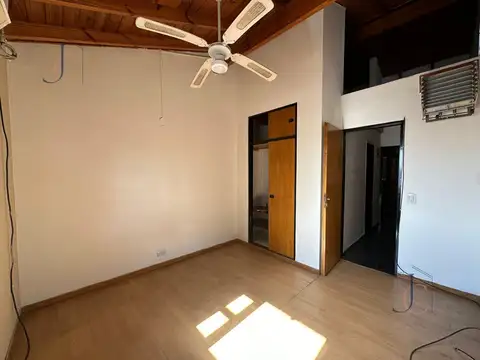 Depto Tipo Casa en Venta con 1 cocheras