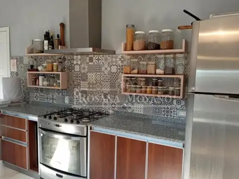 Casa 5 ambientes con 4 baños
