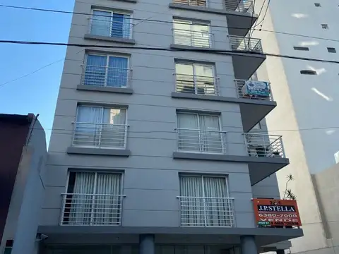 VENTA DE PISO EN RAMOS MEJIA, 160M2 CUBIERTOS, 4 AMBIENTES, EXCELENTE UBICACION!