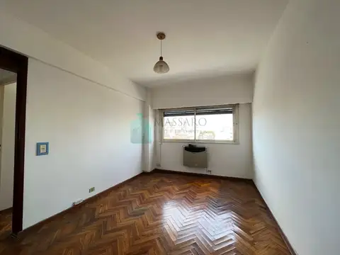 Angel Roffo 7000, Piso 4