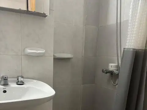 Constitución 2000, Piso 1