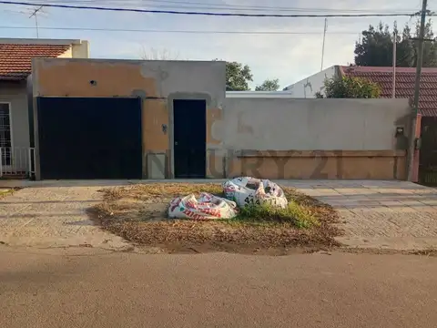 132 bis y 510 - CASA DE TRES DORMIS REFACCIONADA A NUEVO