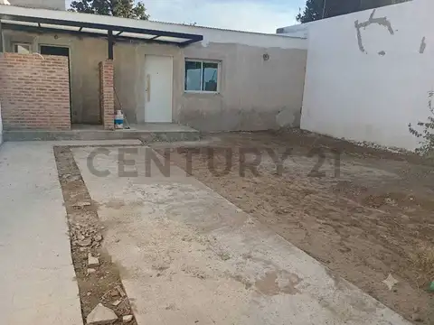 Casa 4 ambientes con 1 baño