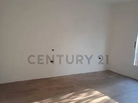 132 bis y 510 - CASA DE TRES DORMIS REFACCIONADA A NUEVO