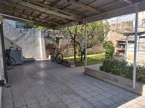 VENTA CASA 3 AMB. CON FONDO SAN JUSTO