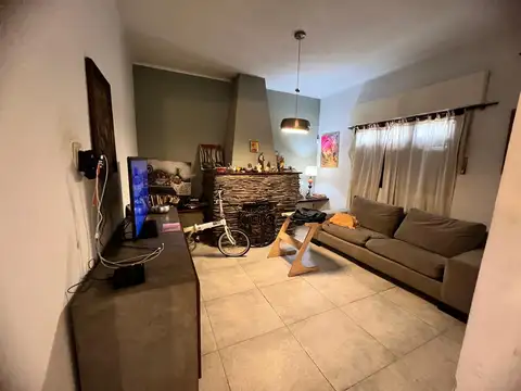 Casa en Venta con 4 cocheras