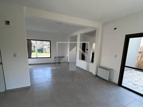 Casa 3 ambientes con 2 baños