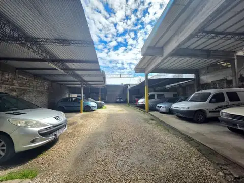 Venta Galpón/Estacionamiento, Locales   Depto en Planta Alta sobre Av. Polonia - Mar del Plata