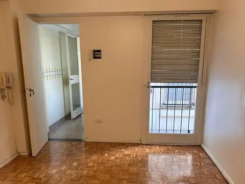 Ayacucho y P. de Melo -Ideal 3amb - 45m2 - luminoso - APTO PROF.