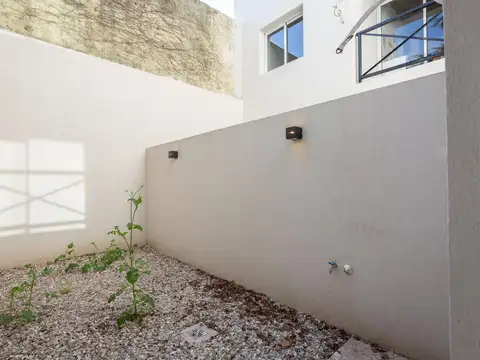 VENTA - Monoambiente con Patio Exclusivo. Echesortu, Rosario.