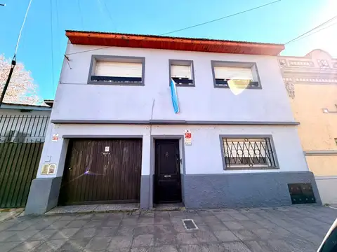 VENTA CASA 4 AMBIENTES, BERNAL ESTE.