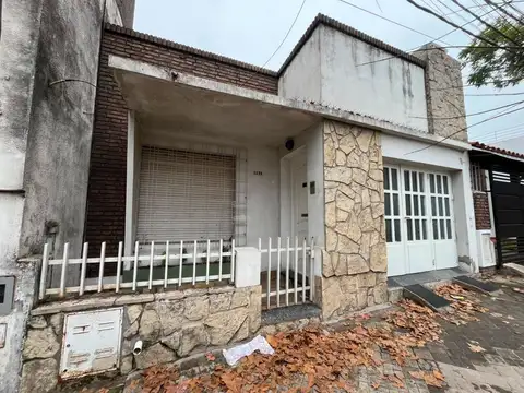 Alquiler de casa de dos dormitorios con cochera