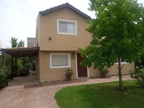 Casa en venta 4 ambientes - Jardin - Pileta - Parrilla