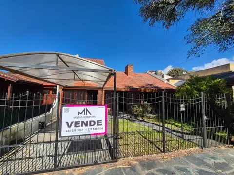 Chalet de 5 ambientes en venta en Parque Luro