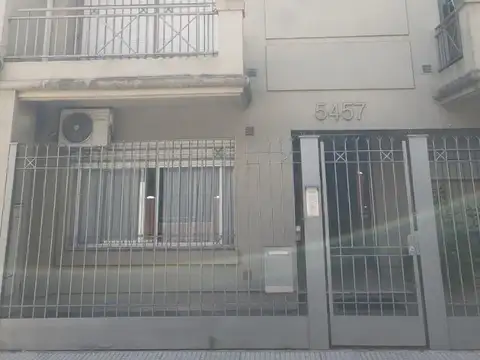 Lituania 5400, Piso PB