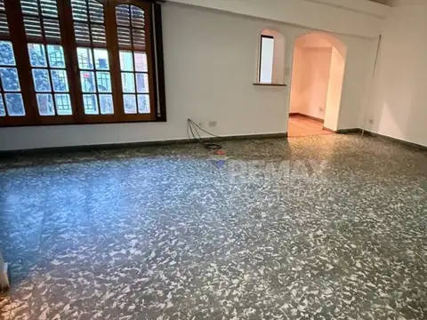 Casa 7 ambientes con 3 baños