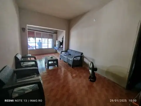 Casa 7 ambientes con 1 baño