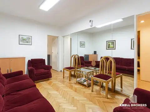 Oro al 2400,  entre Av.  Santa Fe y Güemes